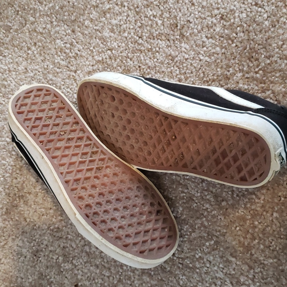 Vans - Picture 2 of 6